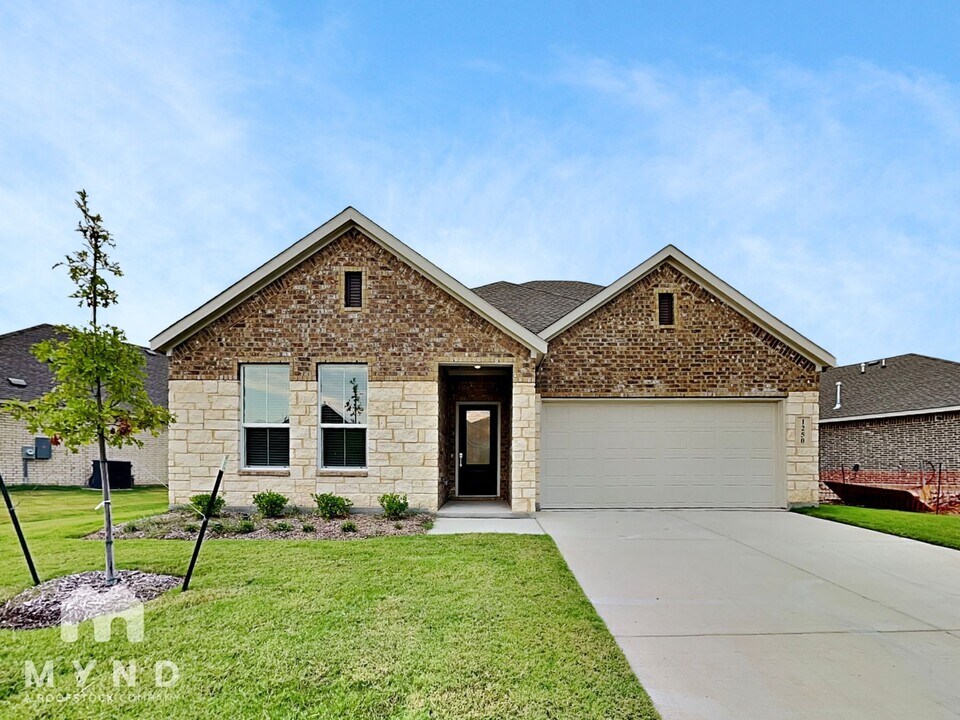 1250 Okeechobee Dr in Dallas, TX - Foto de edificio