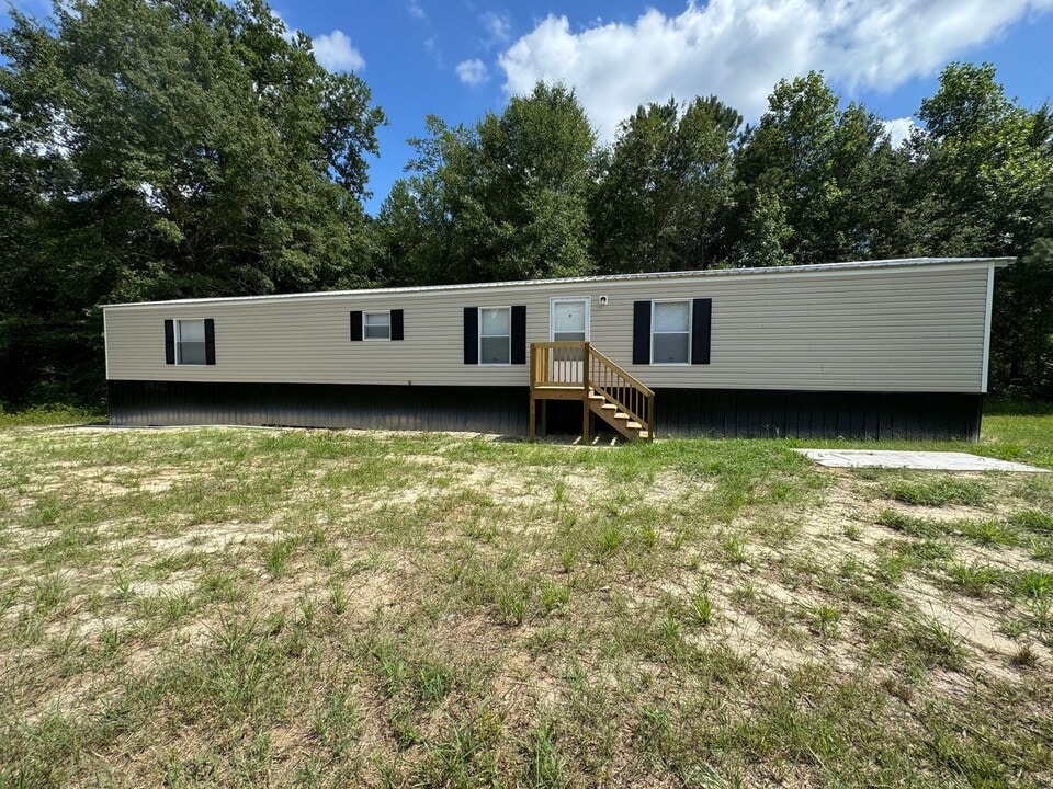 3891 Huckleberry Rd in Galivants Ferry, SC - Building Photo