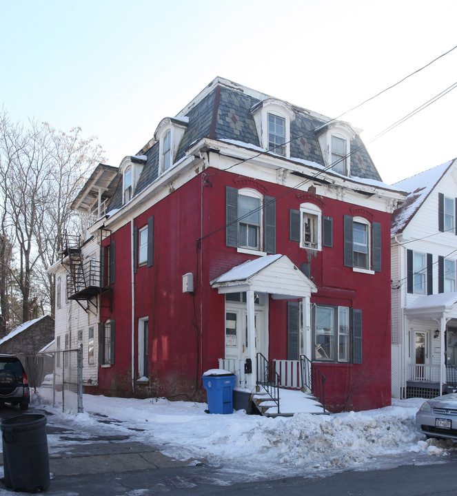 72 Garden St in Kingston, NY - Building Photo