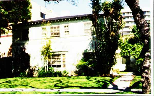 348 S Oakhurst Dr in Beverly Hills, CA - Building Photo