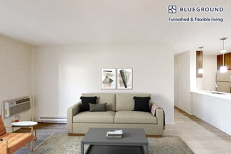 333 1st St in Seal Beach, CA - Building Photo - Building Photo