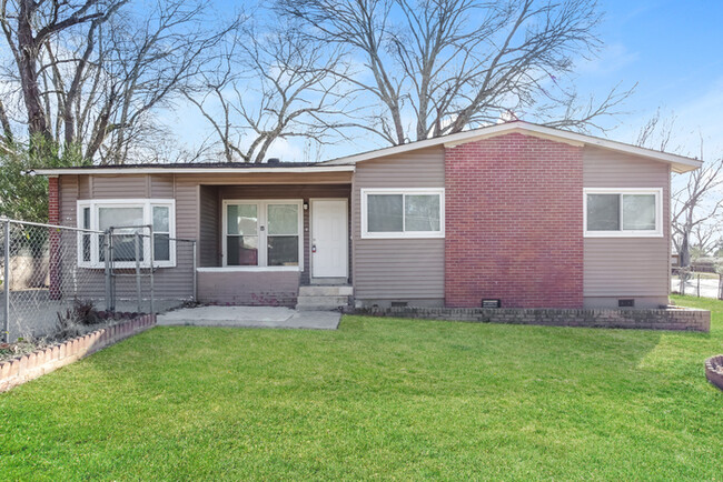 property at 2105 Medaris Rd NW
