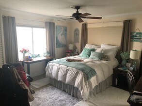 11605 3rd St E, Unit Harborview 308 in Treasure Island, FL - Foto de edificio - Building Photo