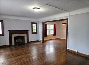 3557 Lynnfield Rd in Shaker Heights, OH - Building Photo - Building Photo