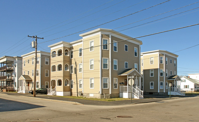 383-389 Hayward St in Manchester, NH - Building Photo - Building Photo