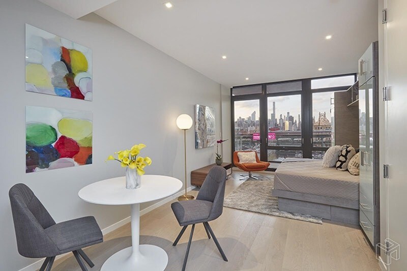 24-12 42nd Rd in Queens, NY - Building Photo