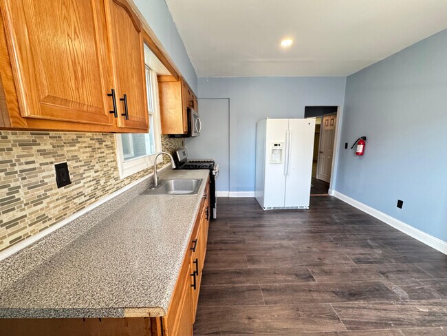 244 Amherst St in East Orange, NJ - Building Photo - Building Photo