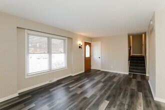 4925 NW Fisk Ave in Kansas City, MO - Building Photo - Building Photo