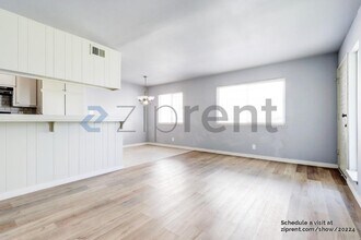 7384 Franklin Blvd in Sacramento, CA - Building Photo - Building Photo
