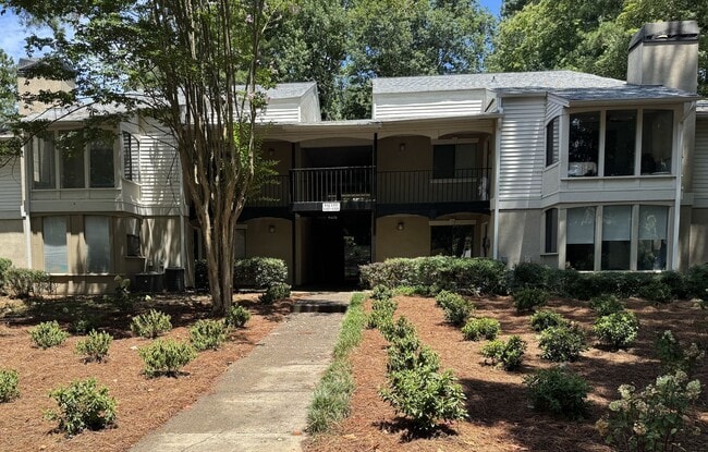 5005 Wingate Way in Atlanta, GA - Building Photo - Building Photo