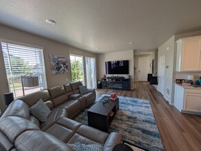 8183 S Trails Edge Ct in Centennial, CO - Building Photo - Building Photo
