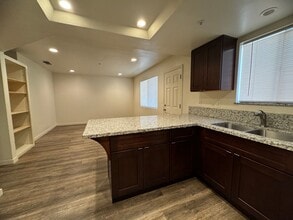 2nd Ave Square in Chico, CA - Building Photo - Building Photo