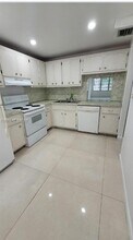 445 NE 195th St in Miami, FL - Building Photo - Building Photo