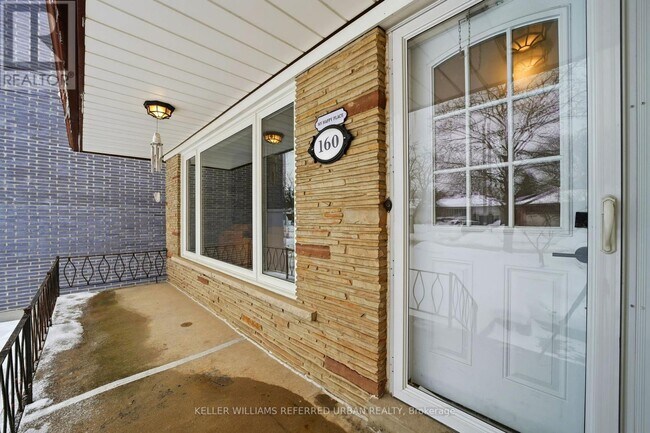 160 Caines Ave in Toronto, ON - Building Photo - Building Photo