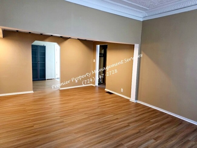 916 3rd Ave in New Brighton, PA - Building Photo - Building Photo