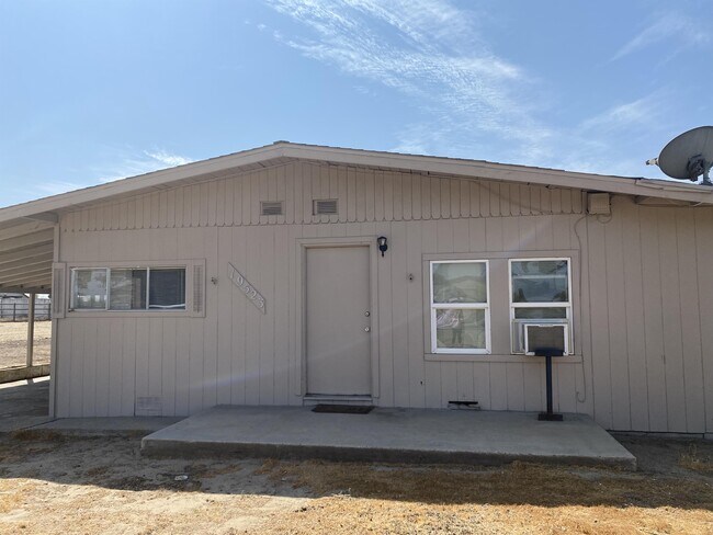 19523 Bloss Ave in Hilmar, CA - Building Photo - Building Photo