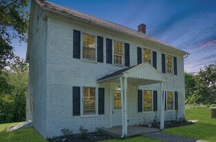 722 Faust Rd in Perkiomenville, PA - Building Photo