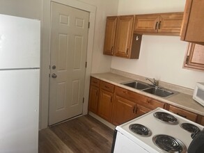 599 S Court St, Unit C in Medina, OH - Building Photo - Building Photo