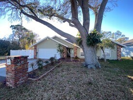 9800 W Bay St in Seminole, FL - Building Photo