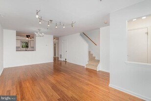 509 McManus Way in Towson, MD - Building Photo