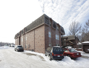 The French Quarter Apartments in Lincoln, NE - Building Photo - Building Photo