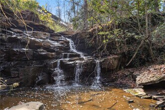 6529 Beacon Dr in Sandy Springs, GA - Building Photo - Building Photo