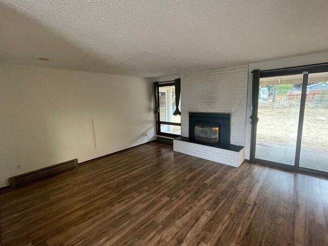 1780 NE 11th Ave in Oak Harbor, WA - Building Photo - Building Photo