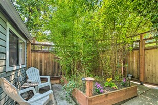 675 Siskiyou Blvd in Ashland, OR - Building Photo