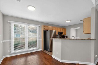 7700 Lakeshore Ct in Riverdale, GA - Building Photo - Building Photo