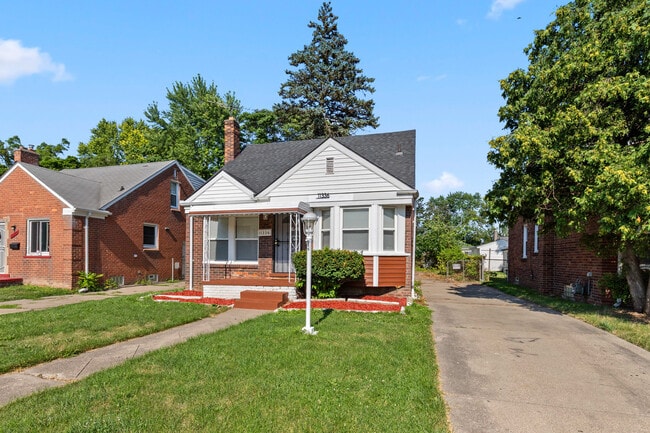 property at 11336 Minock St