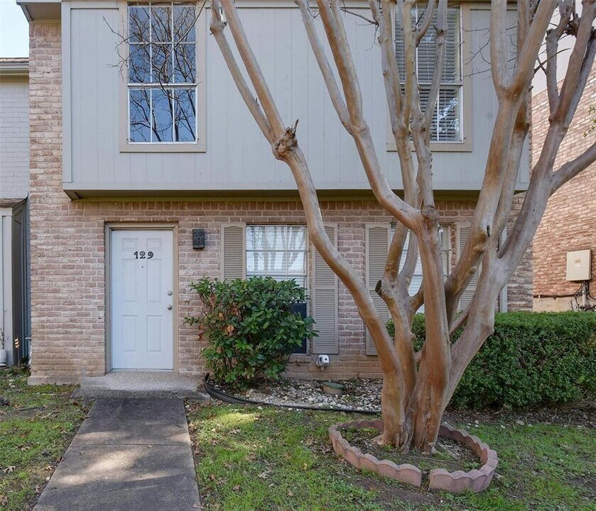 9009 N Plaza in Austin, TX - Building Photo