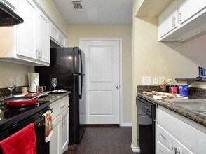 315 Belmont St in Tomball, TX - Building Photo - Building Photo