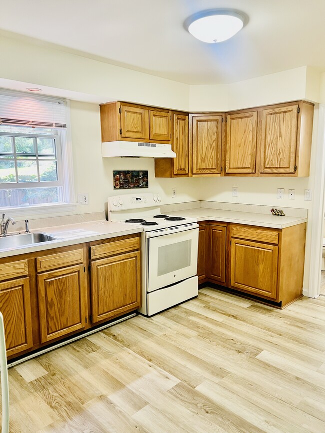 11 Summit Rd, Unit 3