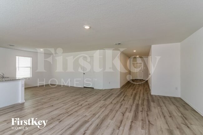 10211 Devon Wheel St in San Antonio, TX - Building Photo - Building Photo