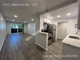 110 Sweetzer Ave in Los Angeles, CA - Building Photo