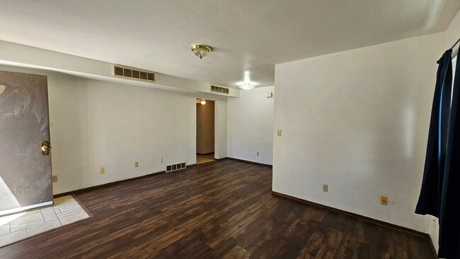 102 N 9th St, Unit A in Lamar, CO - Building Photo - Building Photo