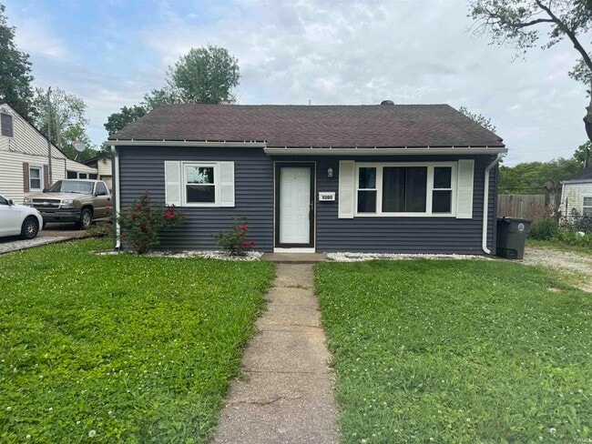 property at 5205 Warren Dr