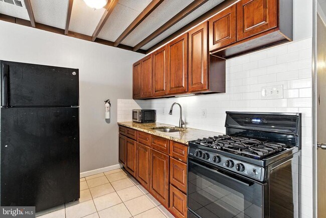 property at 708 S Randolph St