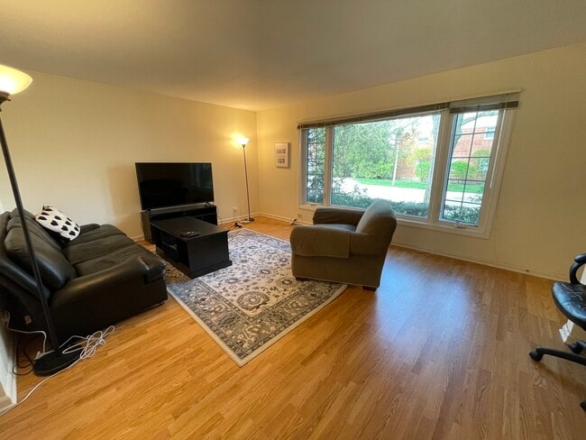 1519 Plymouth Pl in Glenview, IL - Building Photo - Building Photo