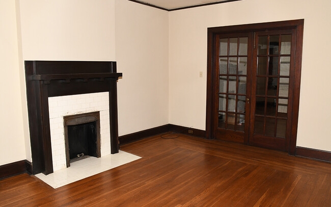 1006 Delta Ave, Unit 2S in Cincinnati, OH - Foto de edificio - Building Photo