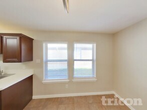 8617 Silverbell Ln in Fort Worth, TX - Foto de edificio - Building Photo