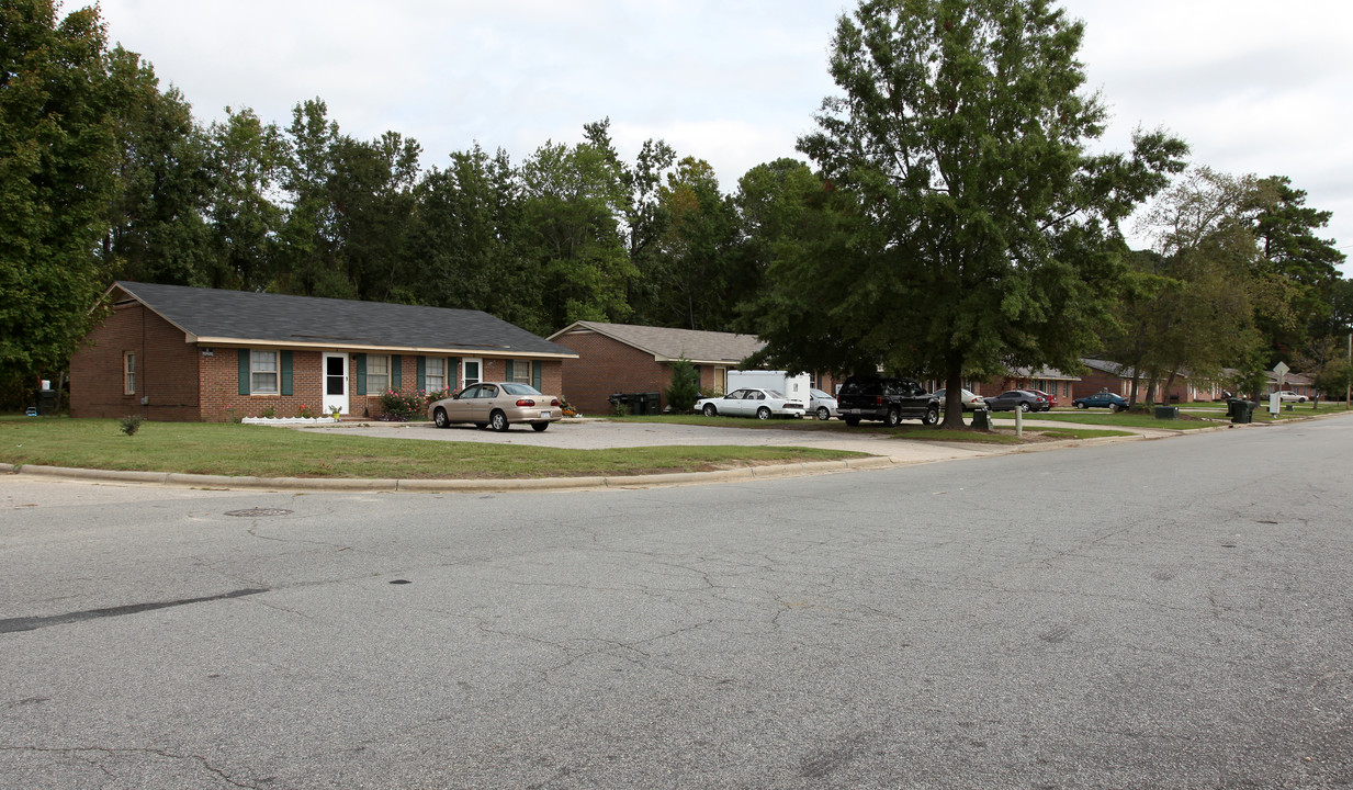 1601-1803 Snowden Dr in Wilson, NC - Foto de edificio