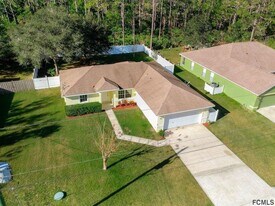 10 Sea Beacon Pl in Palm Coast, FL - Building Photo