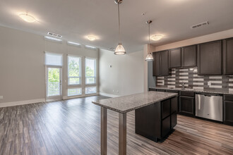 Oaks 5th Street Crossing at City Center in Garland, TX - Building Photo - Interior Photo