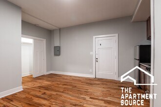 4546 N Damen Ave, Unit 412 in Chicago, IL - Building Photo - Building Photo