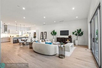9 SE 11th Ave in Fort Lauderdale, FL - Building Photo - Building Photo