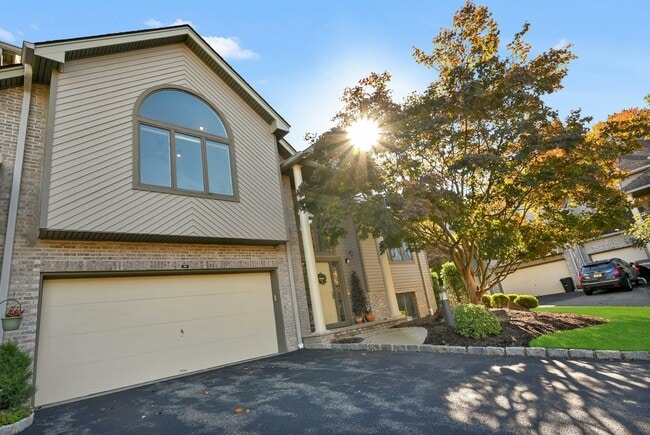 714 Holly Ct in Norwood, NJ - Building Photo - Building Photo