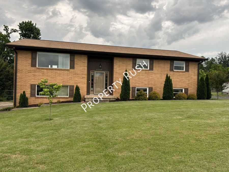 2307 Arroyo Dr in Chattanooga, TN - Building Photo