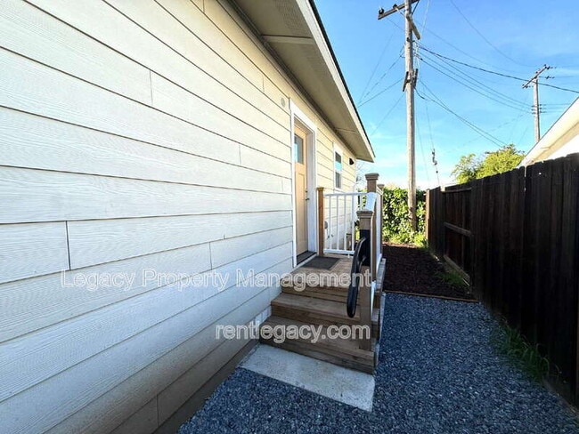 10753 Oakton Way in Rancho Cordova, CA - Building Photo - Building Photo