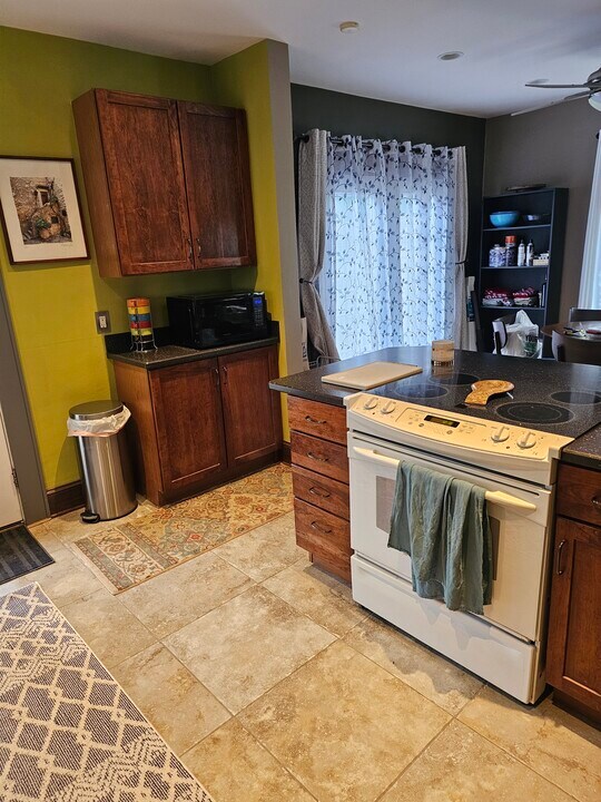 521 Memphis Ave in Madison, WI - Building Photo